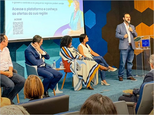 Pedra Branca participa de reunião sobre a plataforma Contrata+Brasil